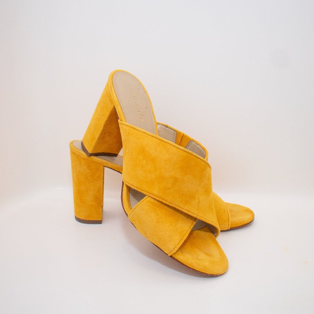 Ann Taylor Mustard Mule Sandal Size 8